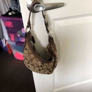 Hand purse or shoulder purse